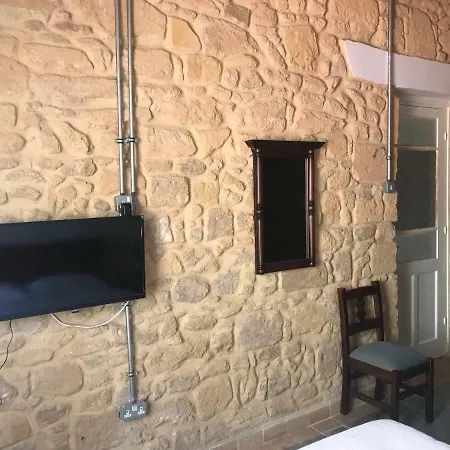 Bed & Breakfast Palm Garden Nicosia